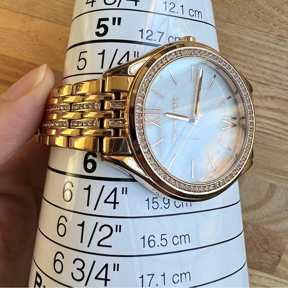 Michael Kors Mindy ladies gold tone mother of pearl dress watch NEW BATTERY - Picture 7 of 7